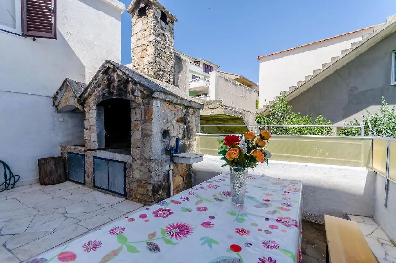 Apartments Kursan Trogir Kroatien